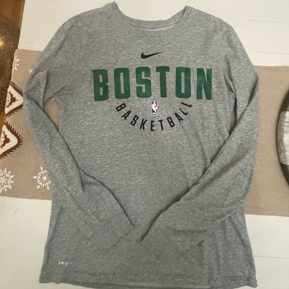 Nike Dri-FIT Gray Boston Celtics Athletic Shirt